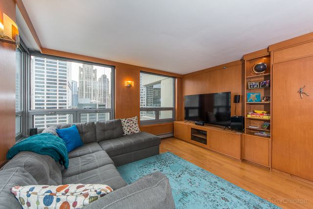 440 N WABASH Avenue Unit: 2208
