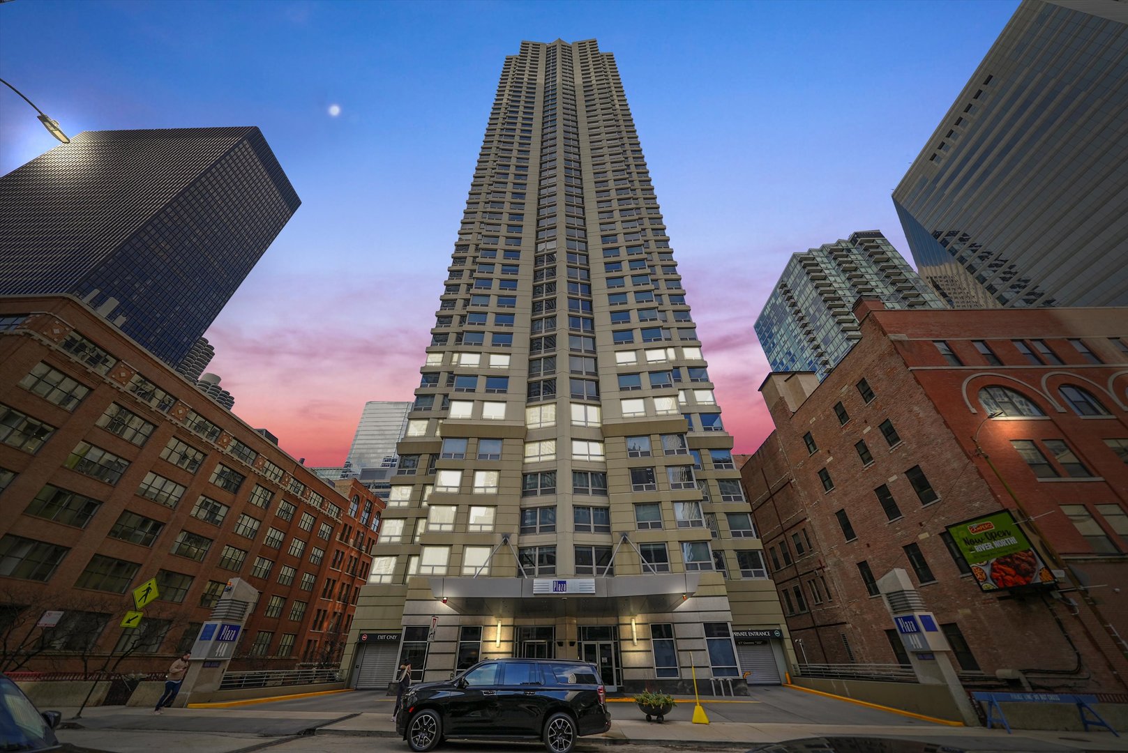 440 N WABASH Avenue Unit: 2208