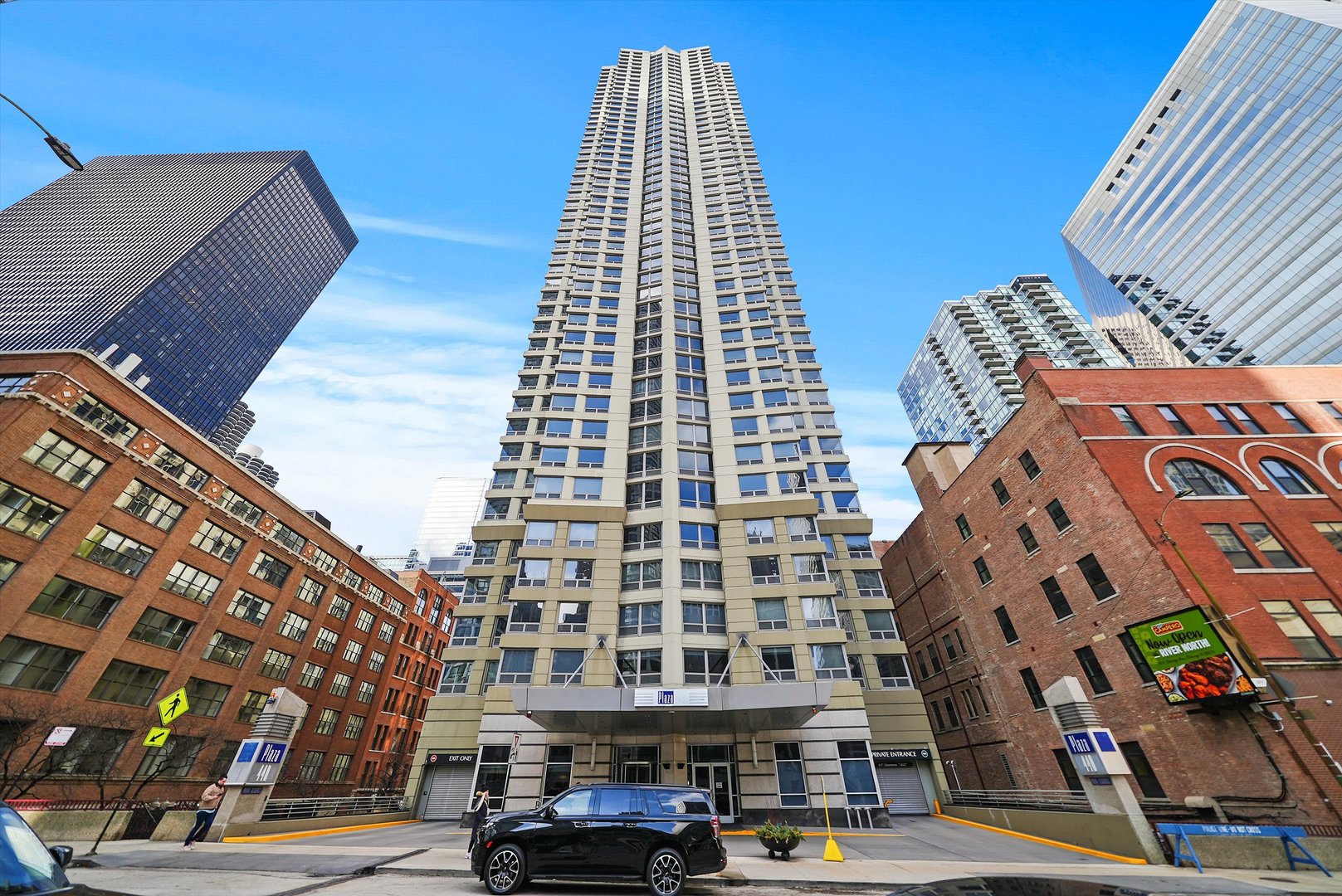440 N WABASH Avenue Unit: 2208