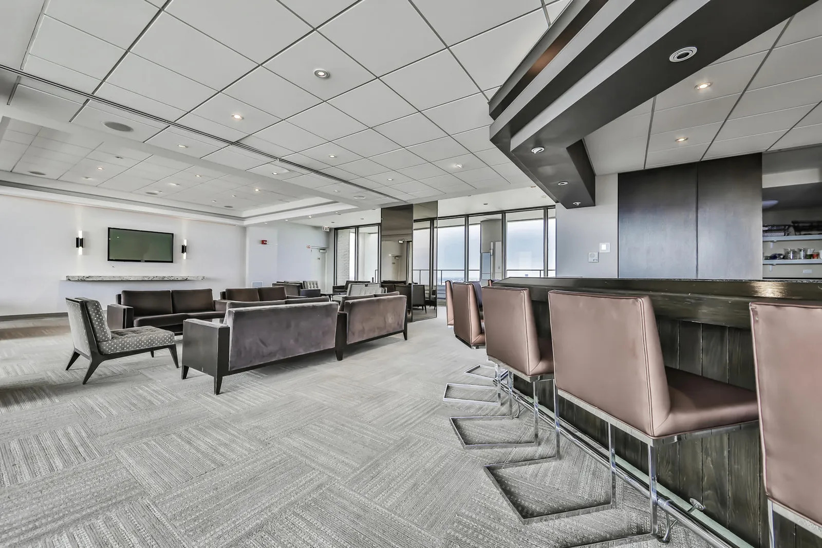 2800 N Lake Shore Drive Unit: 709