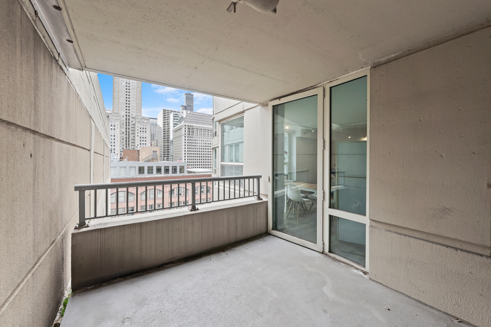 345 N La Salle Drive Unit: 1205