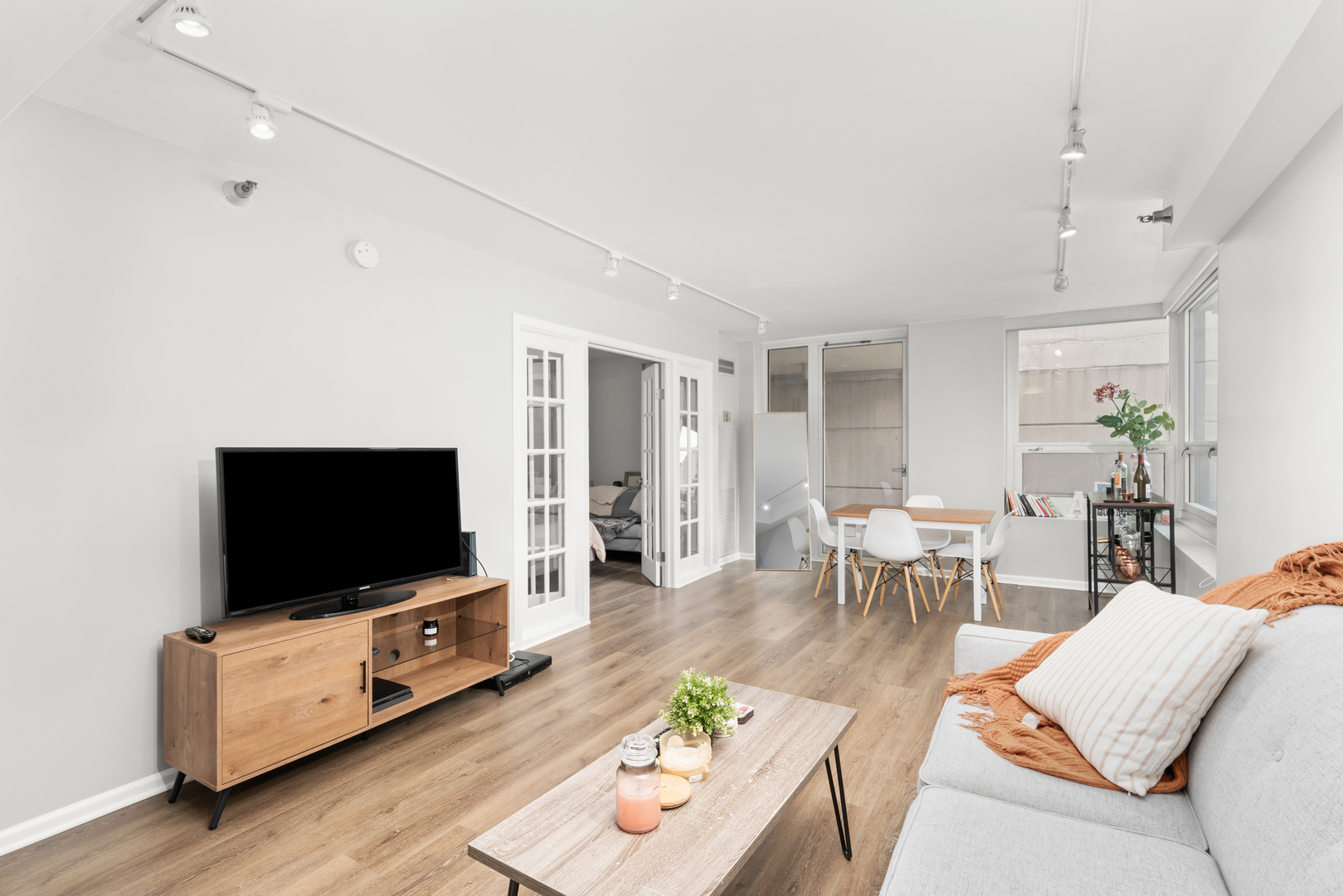 345 N La Salle Drive Unit: 1205