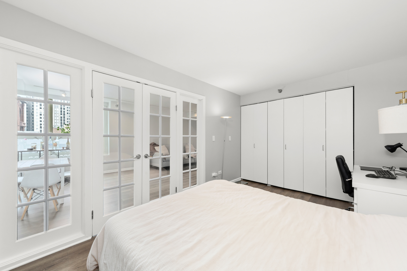 345 N La Salle Drive Unit: 1205