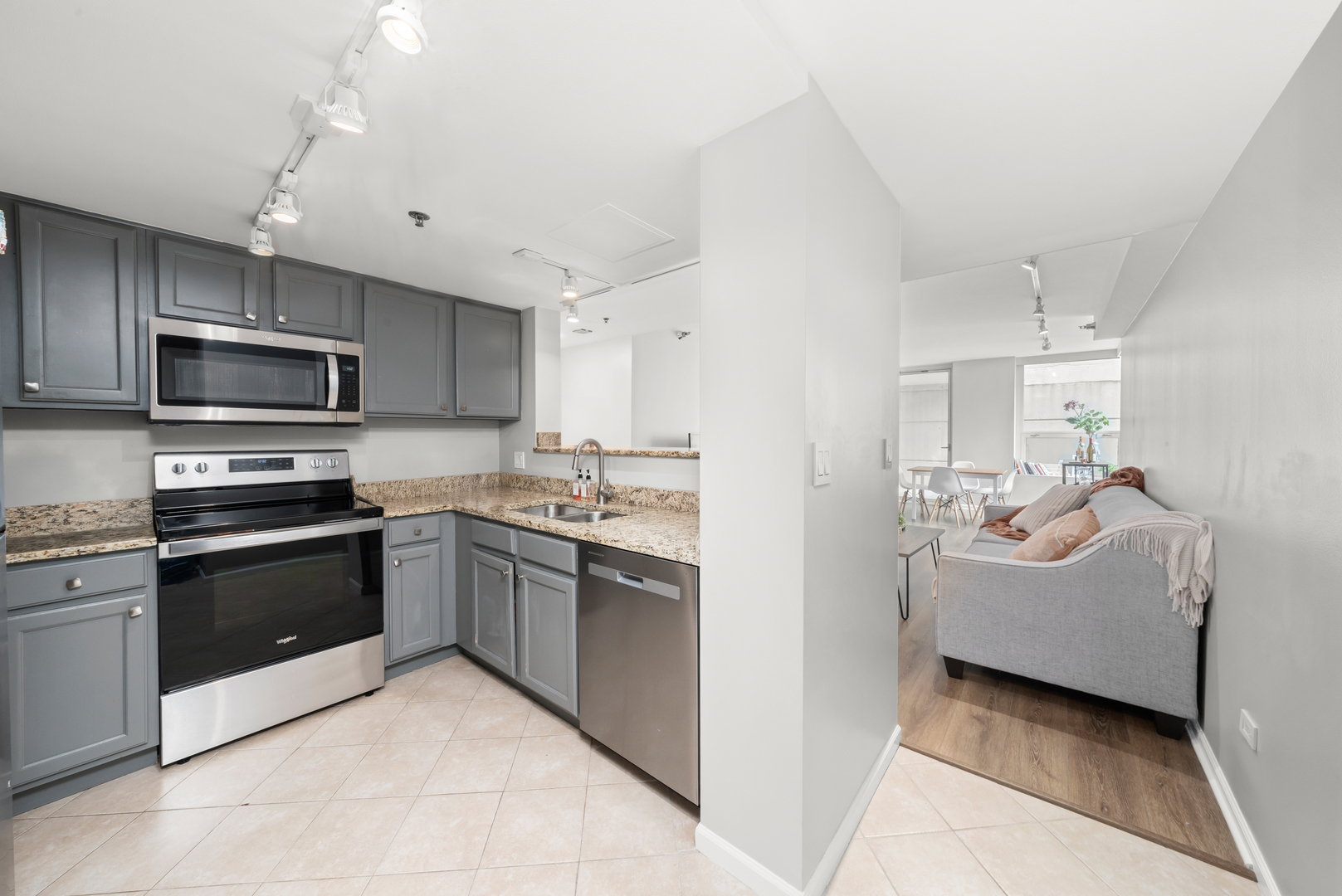 345 N La Salle Drive Unit: 1205