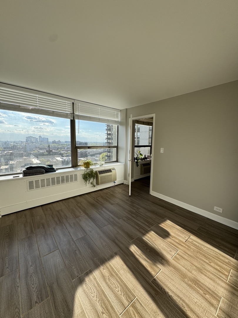 1355 N SANDBURG Terrace Unit: 1605