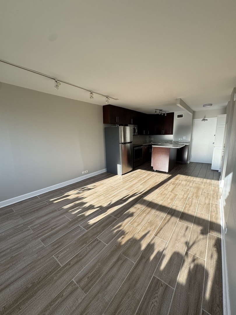 1355 N SANDBURG Terrace Unit: 1605