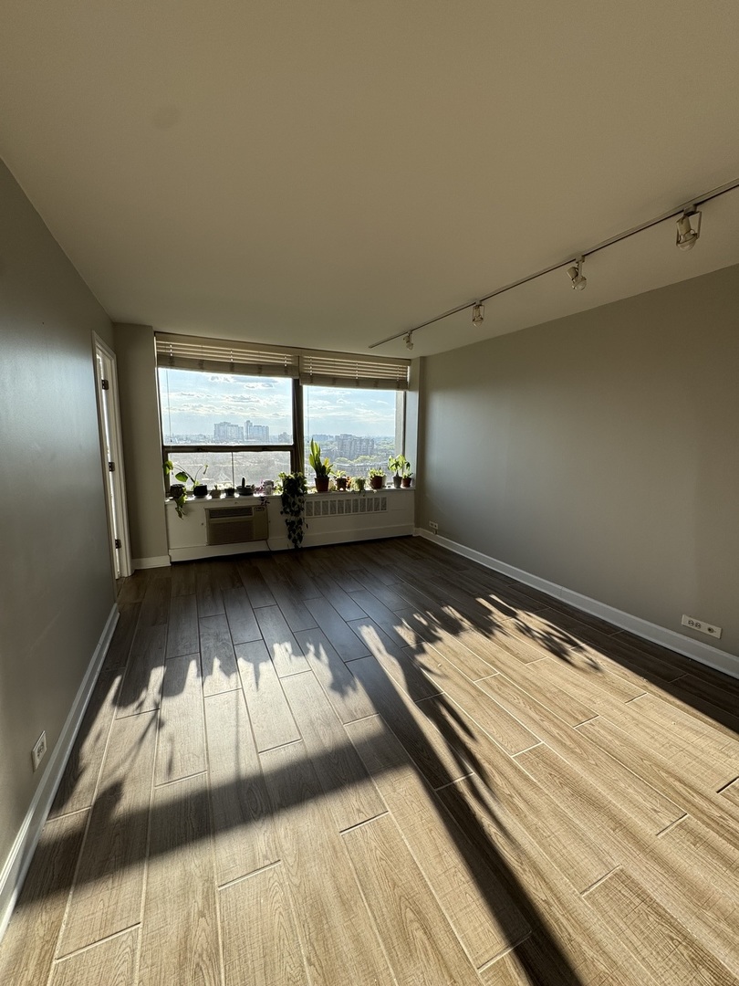 1355 N SANDBURG Terrace Unit: 1605