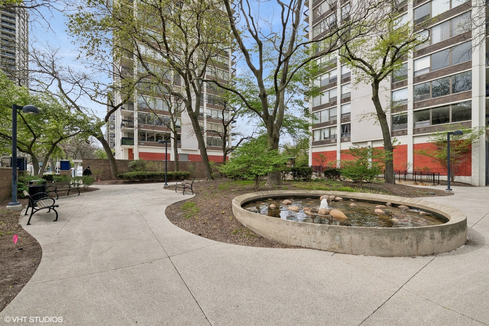 1460 N Sandburg Terrace Unit: 2608A
