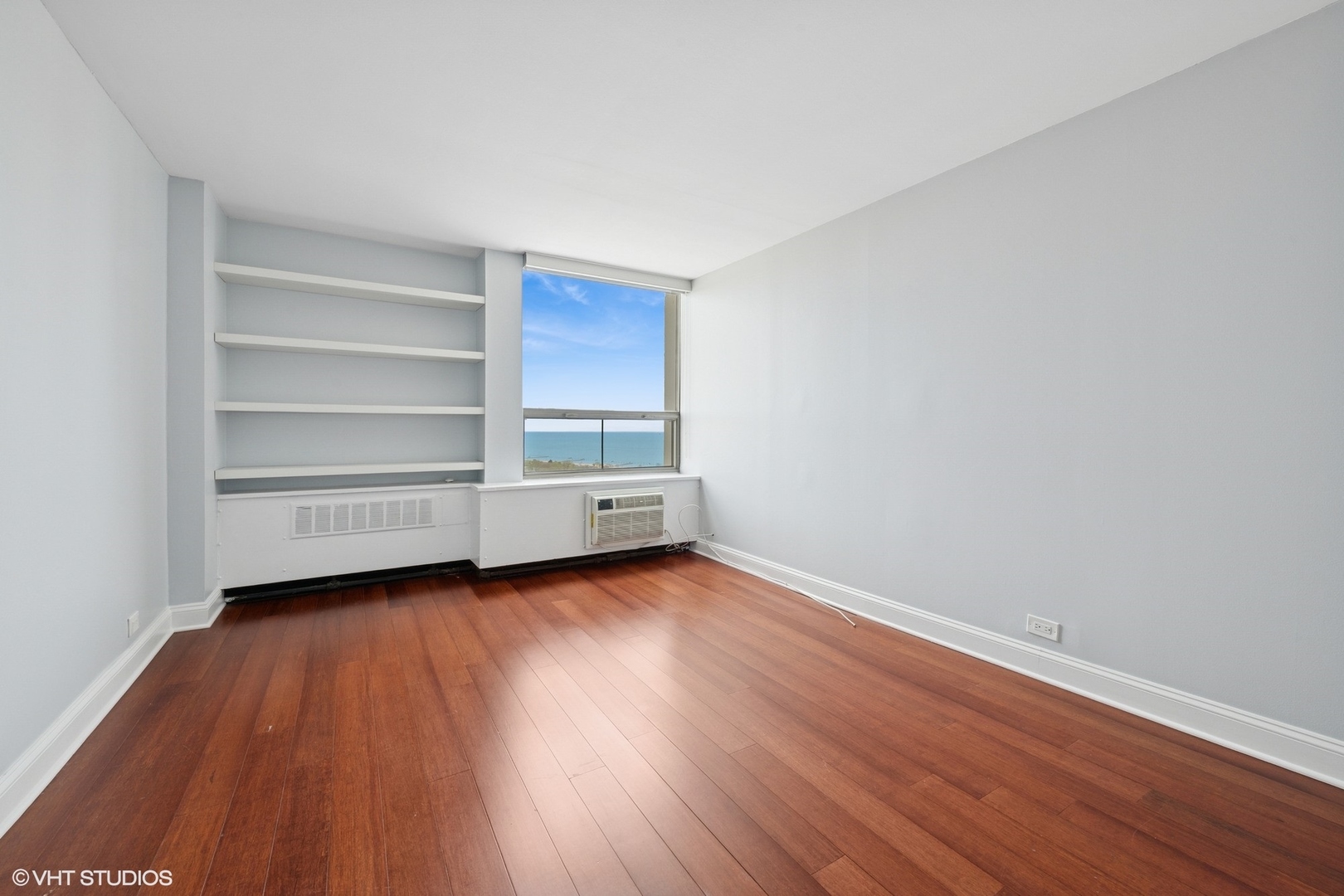 1460 N Sandburg Terrace Unit: 2608A