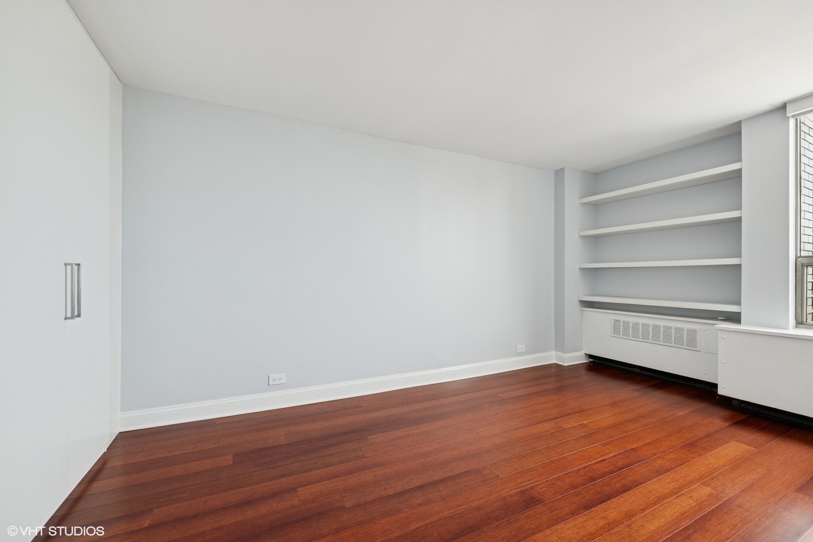 1460 N Sandburg Terrace Unit: 2608A