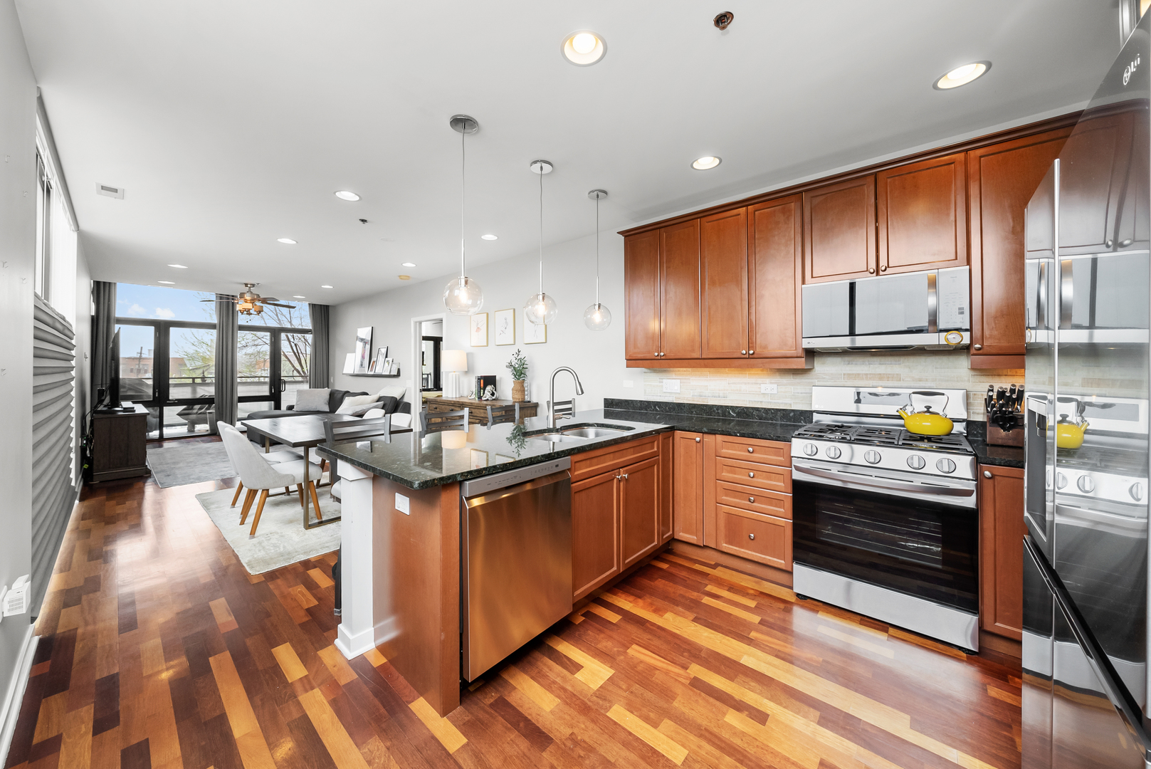 3946 N Ravenswood Avenue Unit: 406
