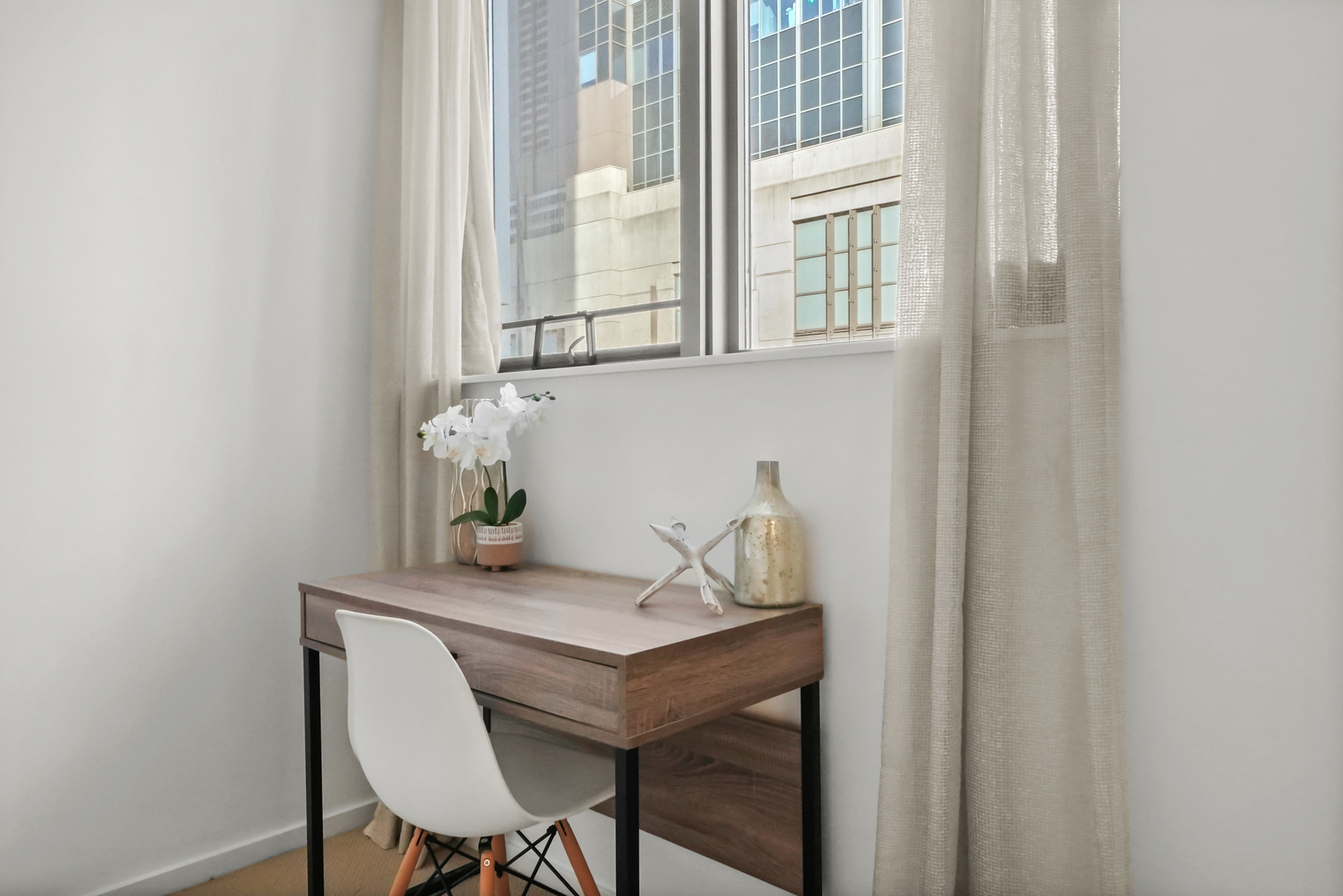 240 E ILLINOIS Street Unit: 307
