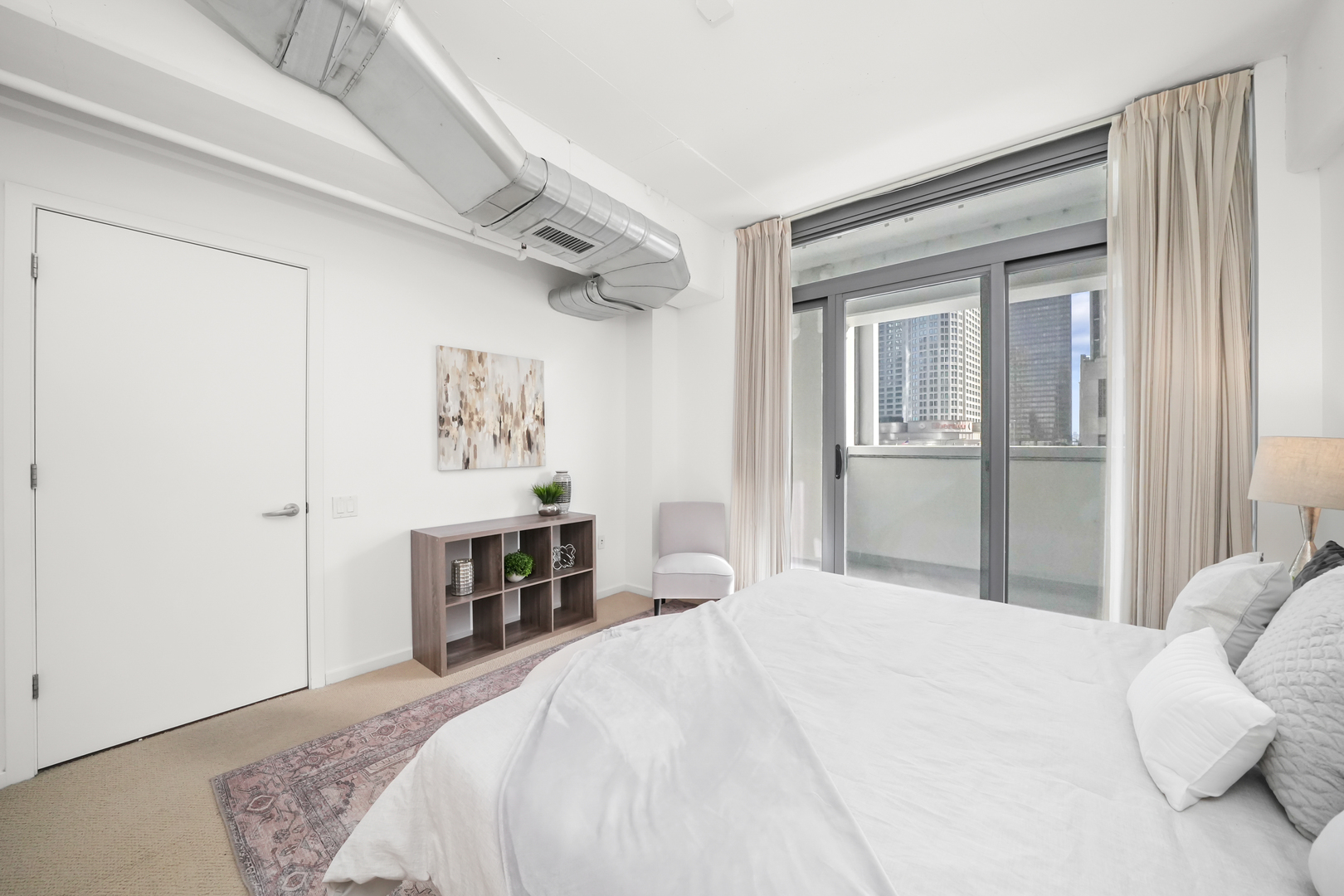240 E ILLINOIS Street Unit: 307