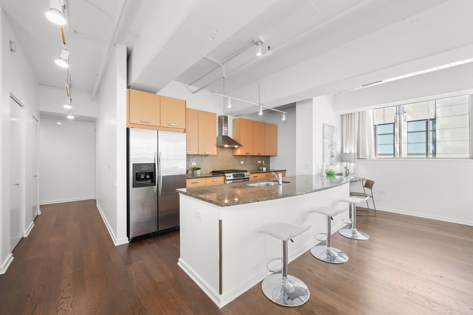 240 E ILLINOIS Street Unit: 307