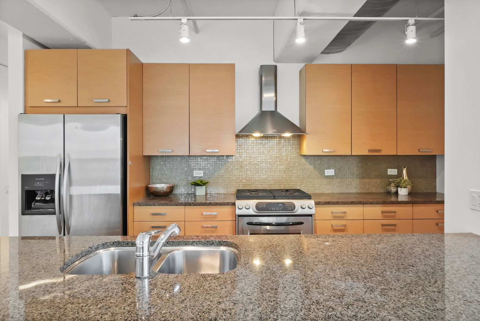 240 E ILLINOIS Street Unit: 307
