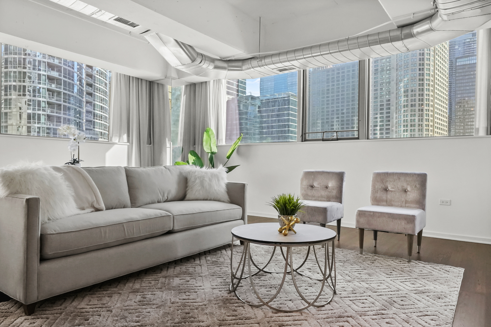 240 E ILLINOIS Street Unit: 307
