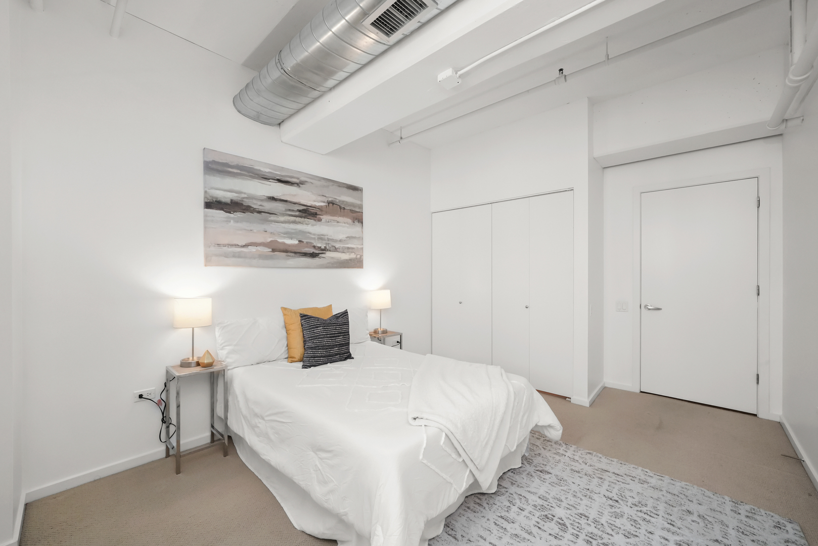 240 E ILLINOIS Street Unit: 307