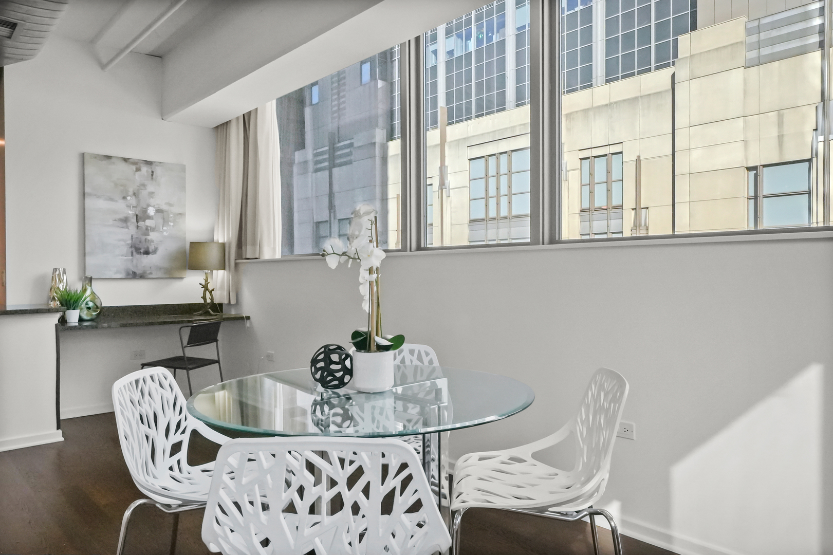 240 E ILLINOIS Street Unit: 307