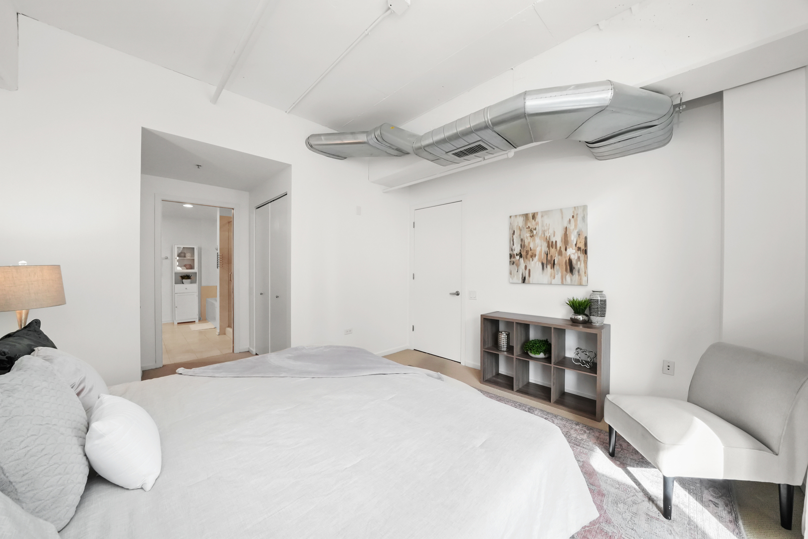 240 E ILLINOIS Street Unit: 307