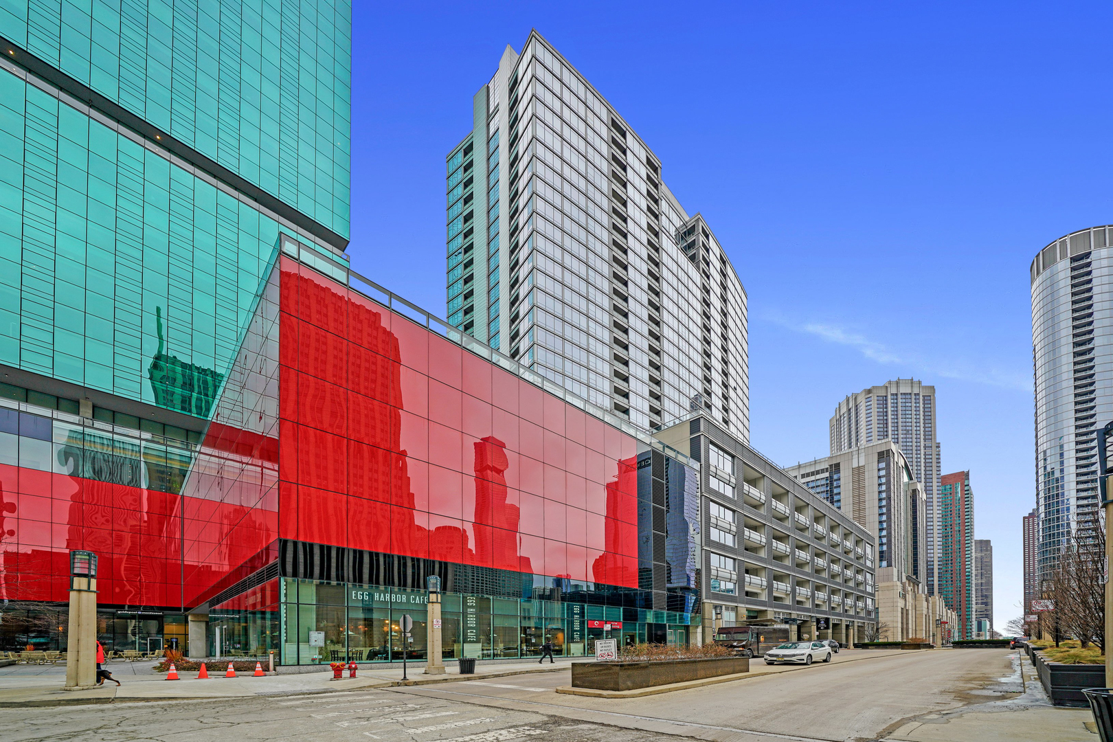 240 E ILLINOIS Street Unit: 307