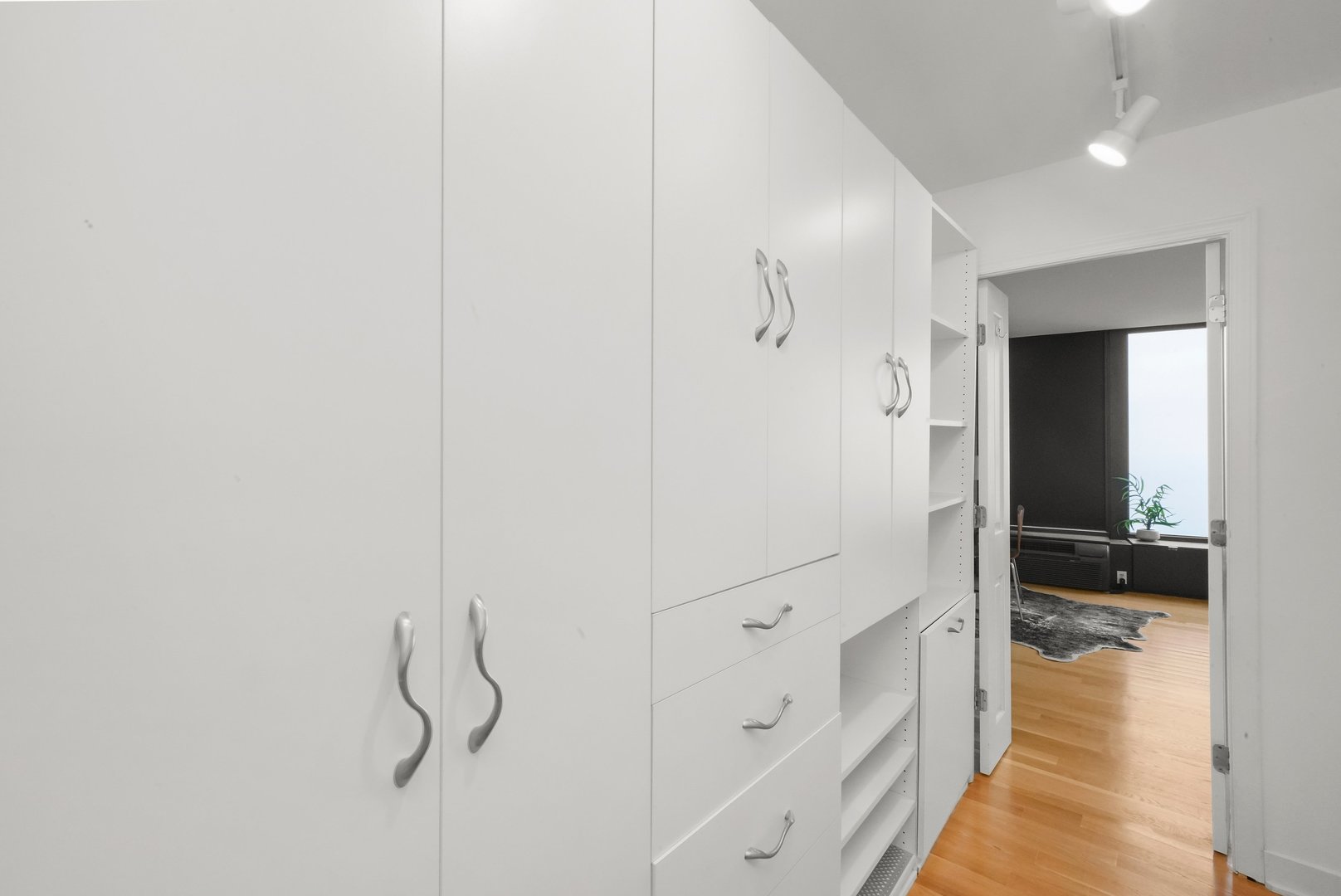 505 N LAKE SHORE Drive Unit: 6304-6305