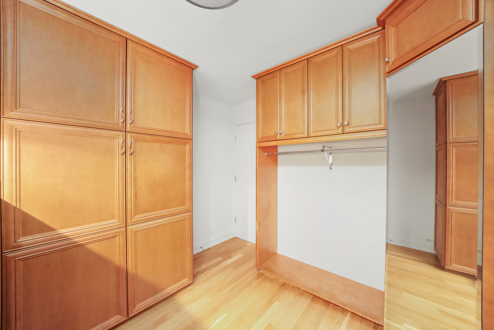 505 N LAKE SHORE Drive Unit: 6304-6305