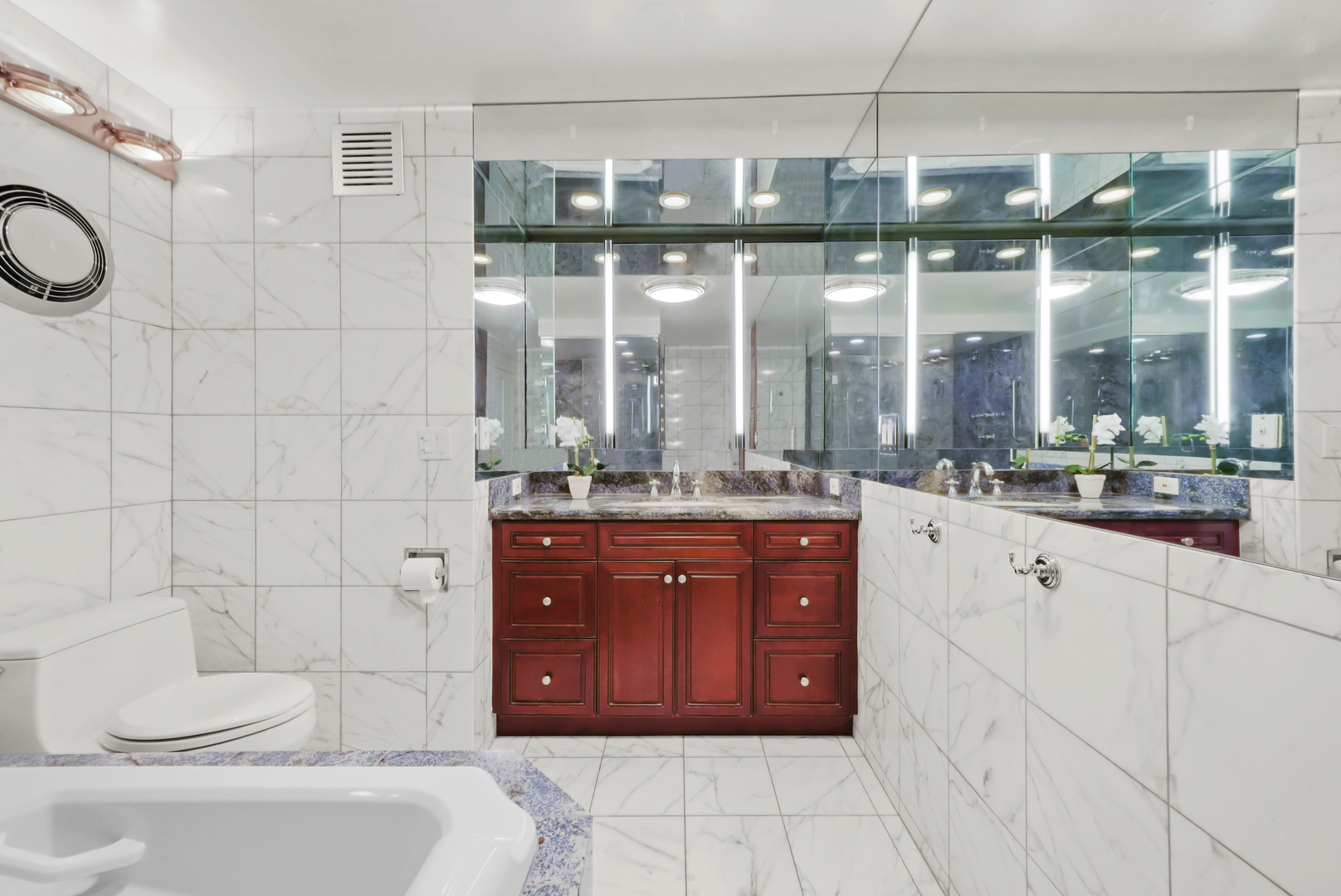 505 N LAKE SHORE Drive Unit: 6304-6305