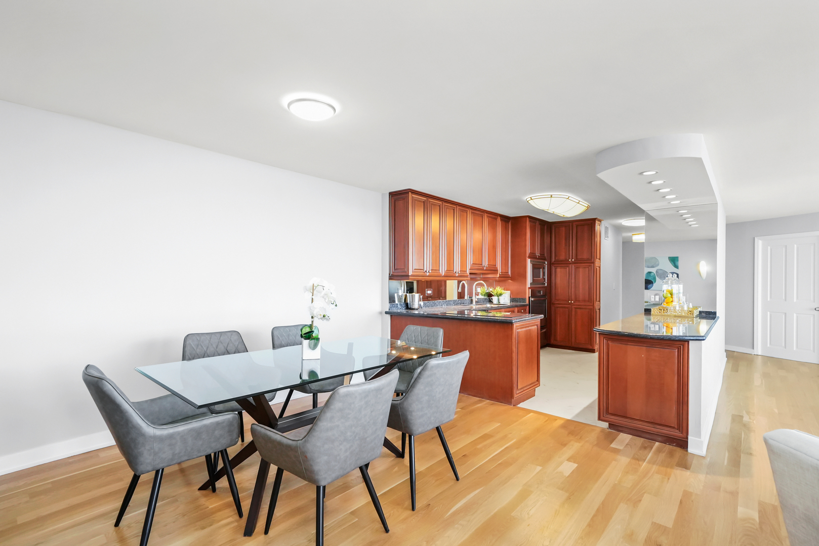 505 N LAKE SHORE Drive Unit: 6304-6305