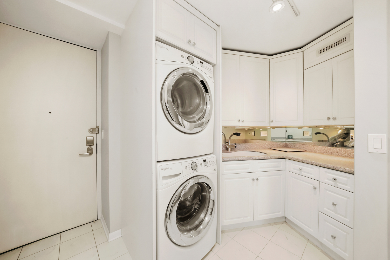 505 N LAKE SHORE Drive Unit: 6304-6305