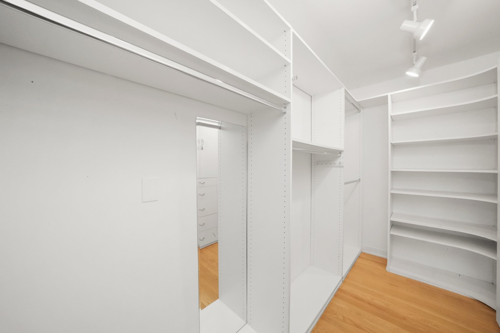 505 N LAKE SHORE Drive Unit: 6304-6305