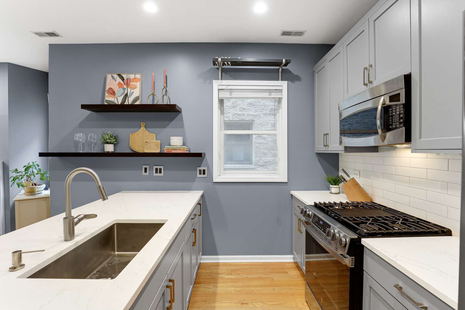 4114 N Kenmore Avenue Unit: 1S