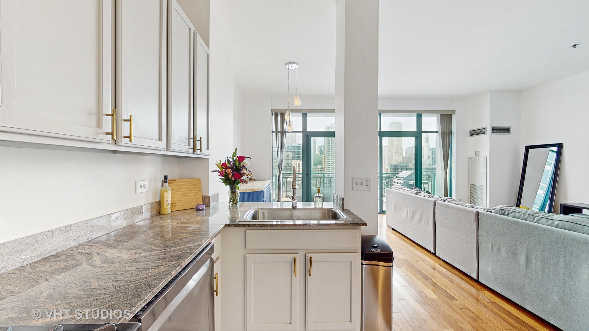 340 W Superior Street Unit: 1602