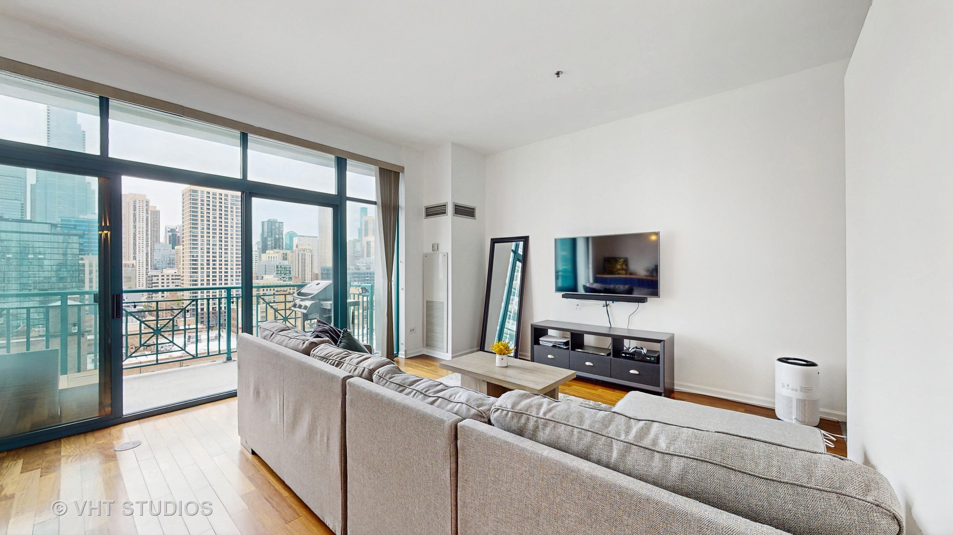 340 W Superior Street Unit: 1602