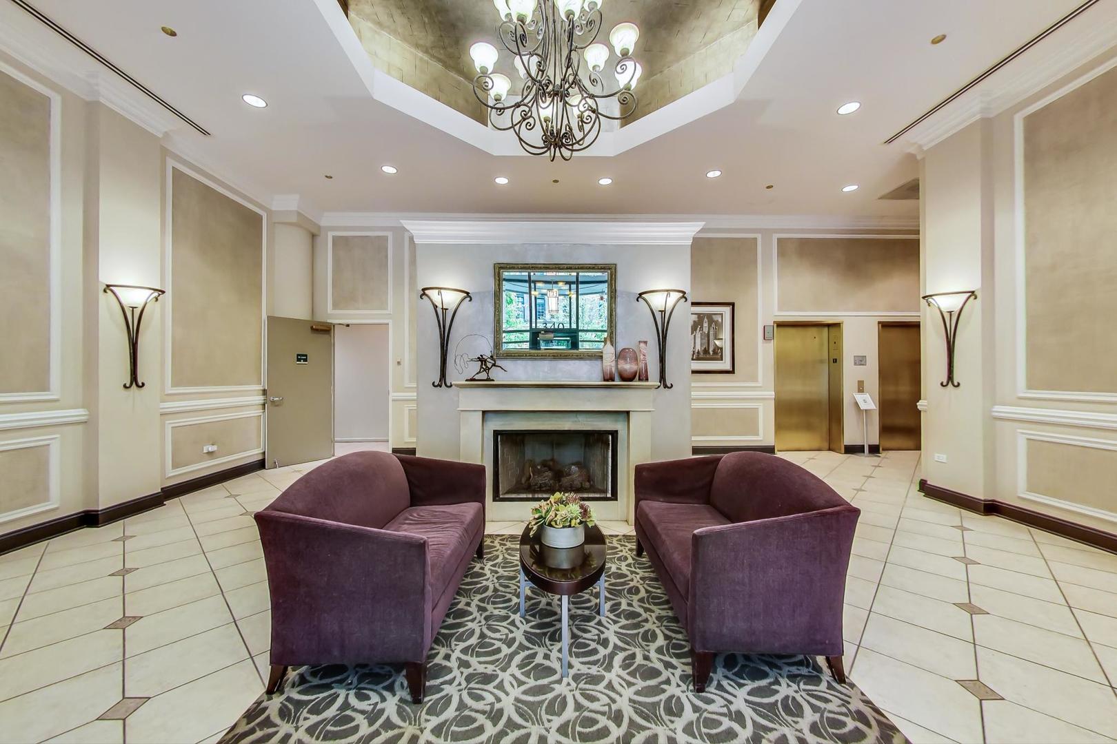 340 W Superior Street Unit: 1602