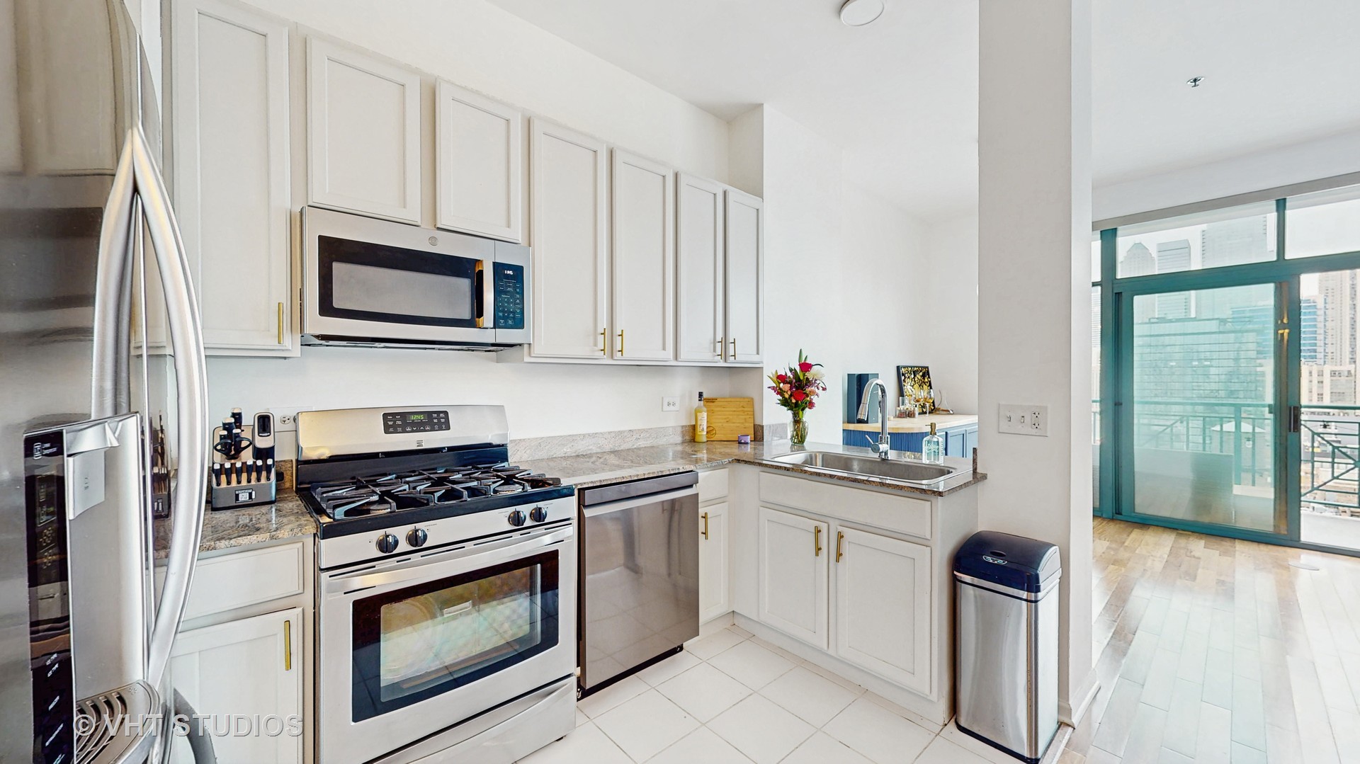340 W Superior Street Unit: 1602
