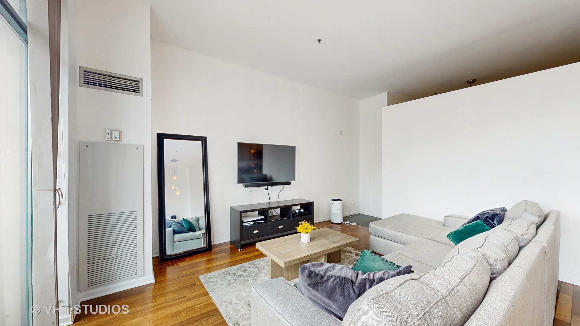 340 W Superior Street Unit: 1602