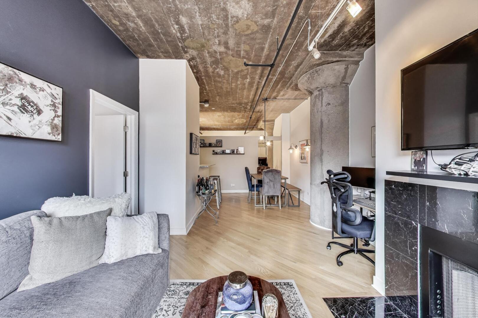 411 W Ontario Street Unit: 311