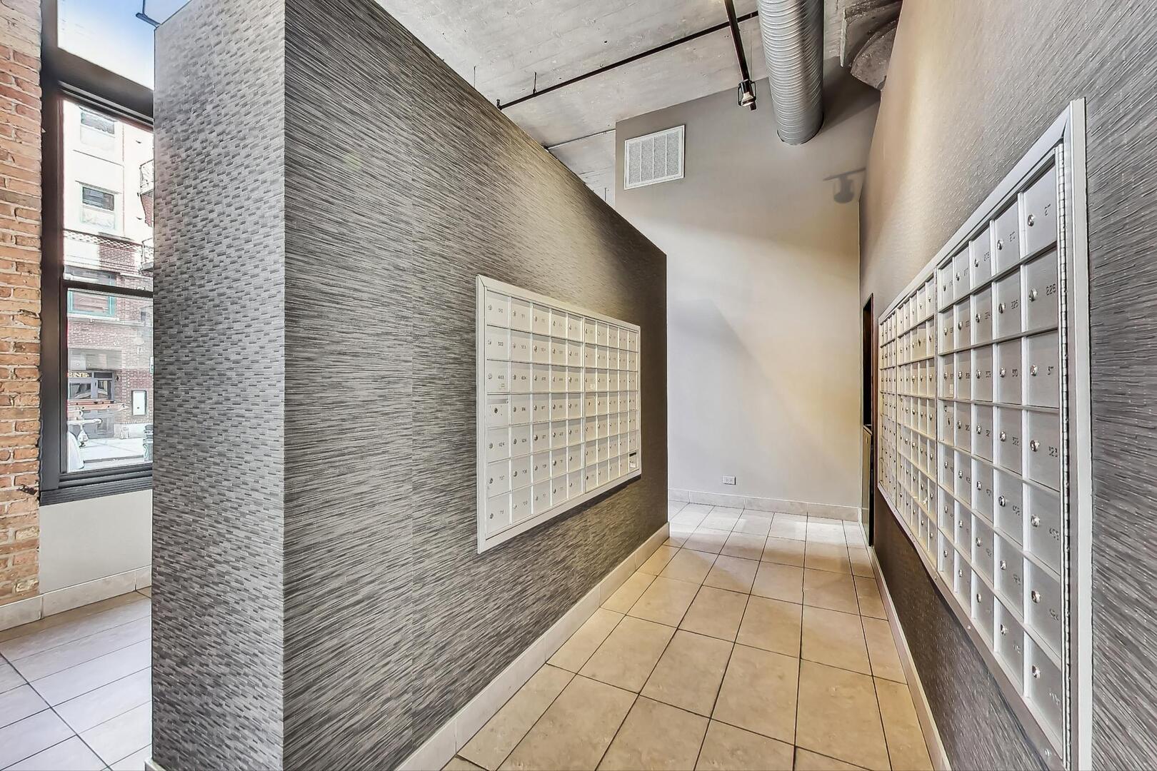 411 W Ontario Street Unit: 311