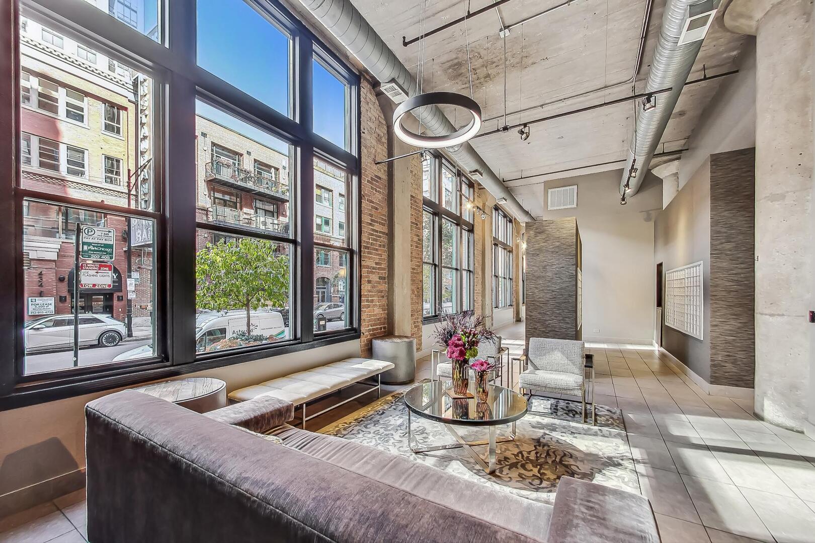 411 W Ontario Street Unit: 311