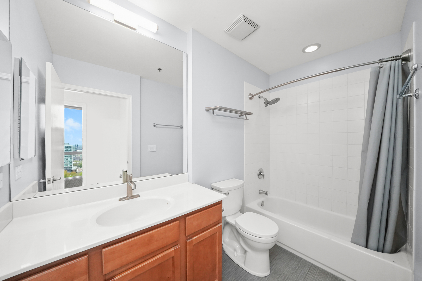 1841 S Calumet Avenue Unit: 1909