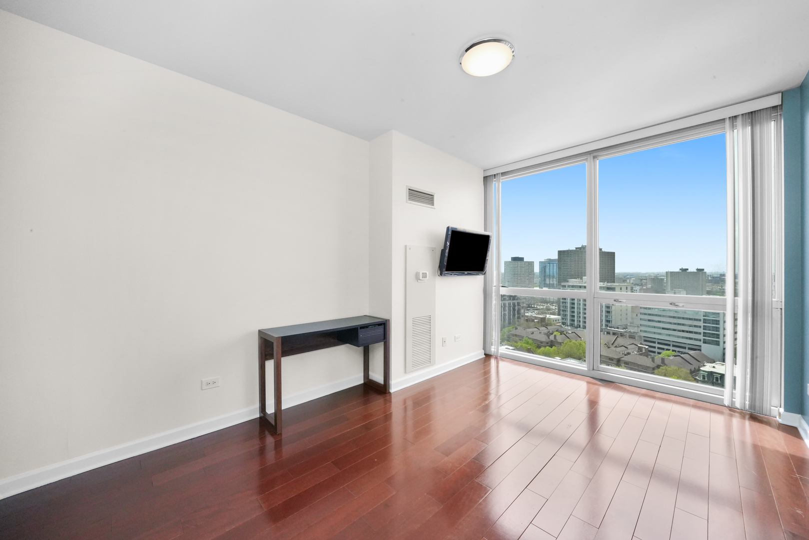 1841 S Calumet Avenue Unit: 1909