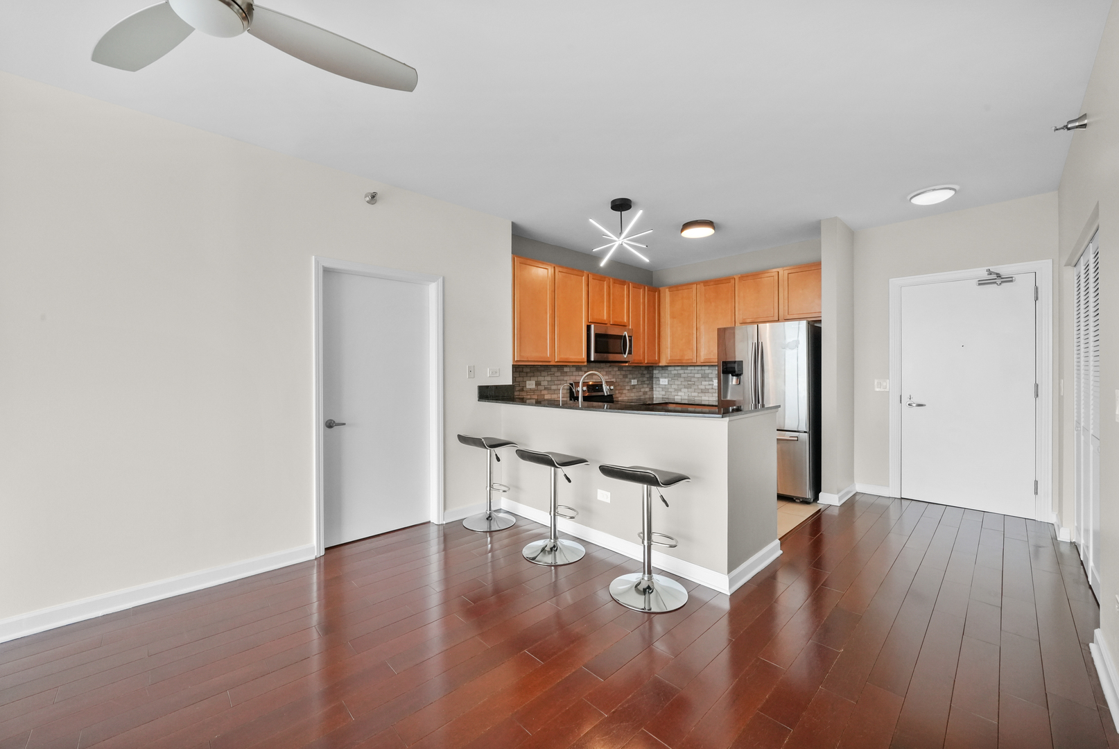 1841 S Calumet Avenue Unit: 1909