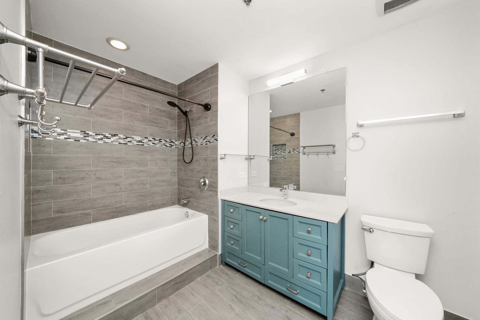 1841 S Calumet Avenue Unit: 1909