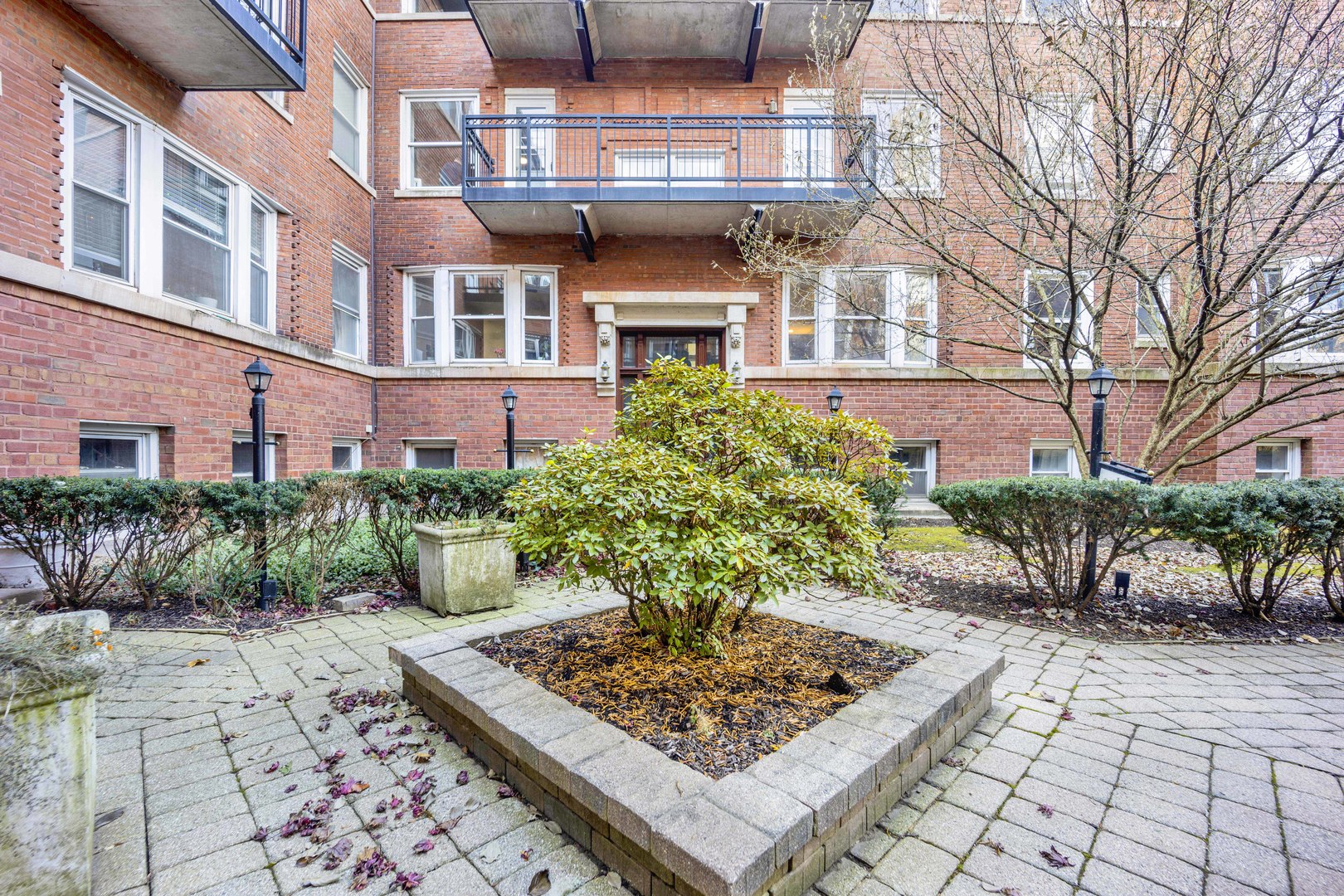 847 W Belle Plaine Avenue Unit: G