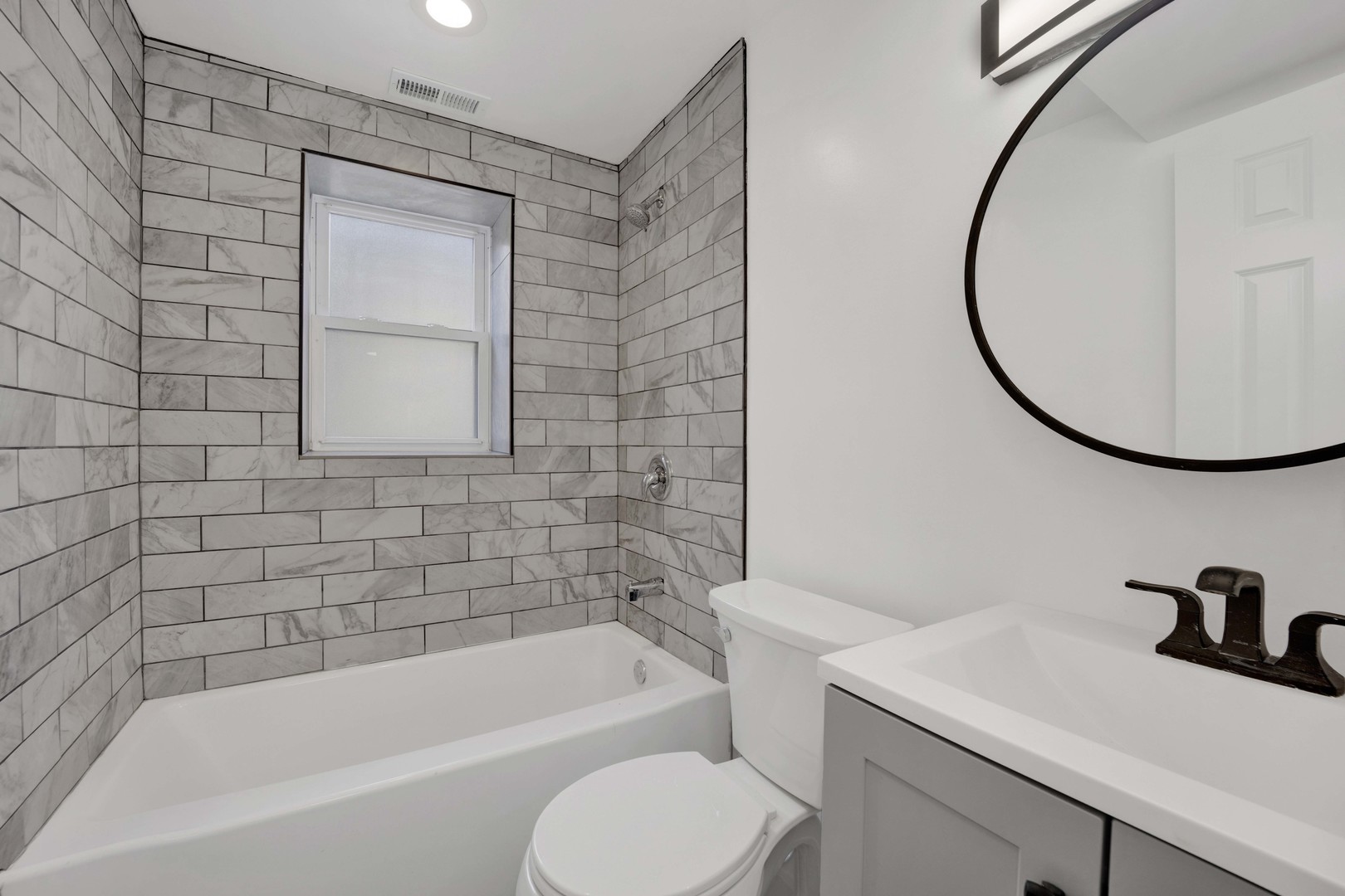 847 W Belle Plaine Avenue Unit: G