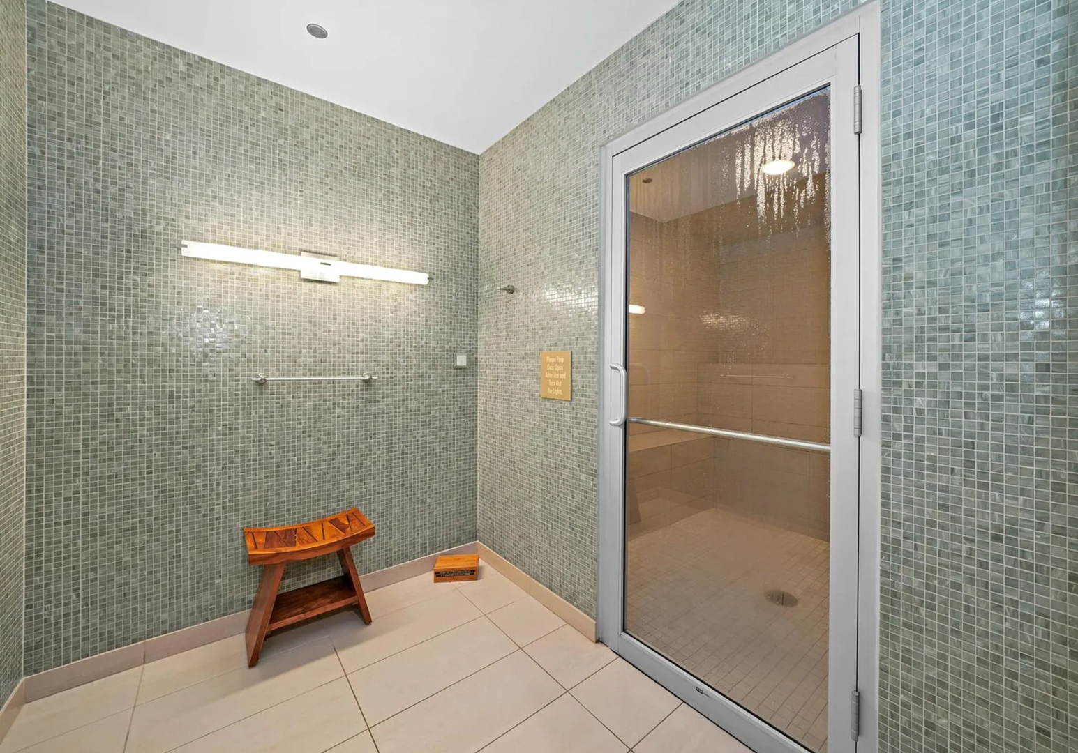 6 N Michigan Avenue Unit: 706