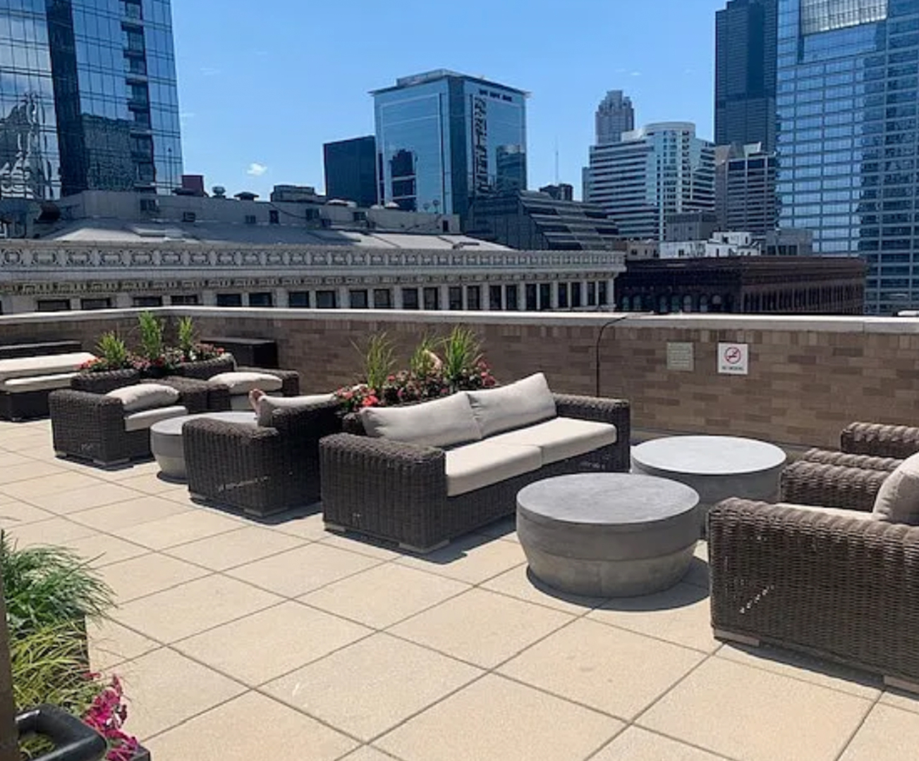 6 N Michigan Avenue Unit: 706