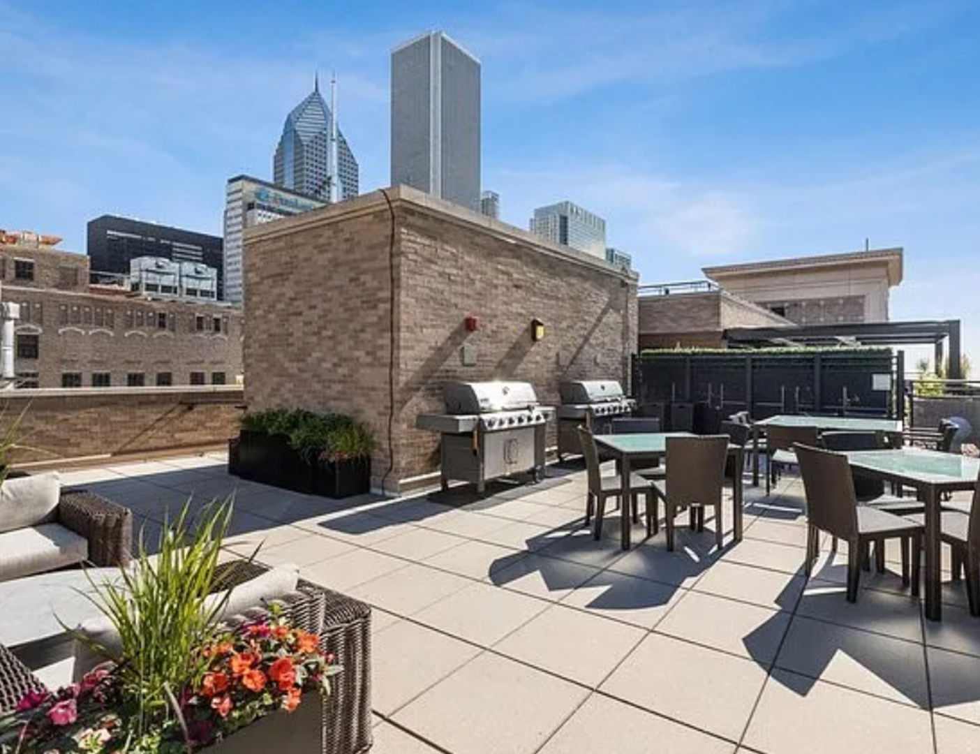 6 N Michigan Avenue Unit: 706