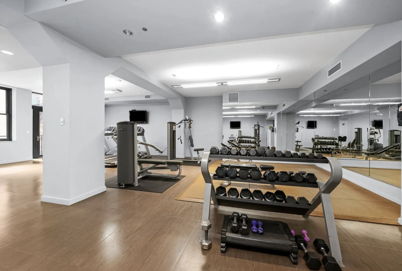 6 N Michigan Avenue Unit: 706
