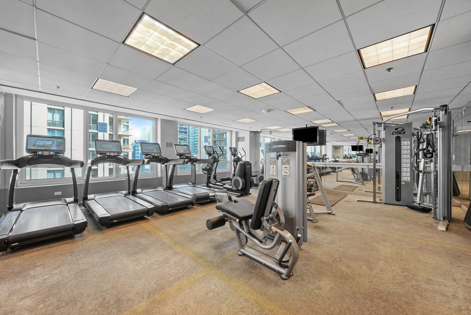 33 W Ontario Street Unit: 39C